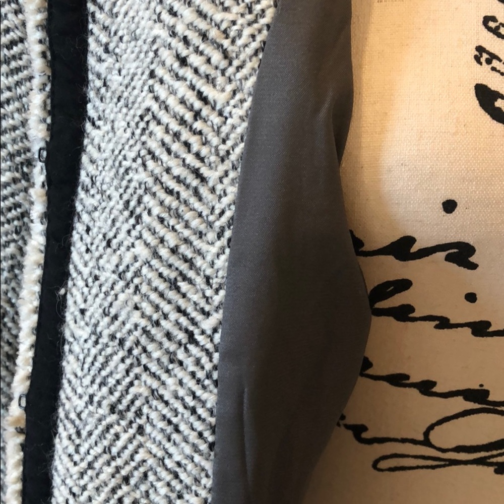 Beautiful Polyester And Wool Jacket - image 4